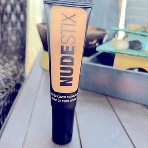 This brand new concealer ladies 👀